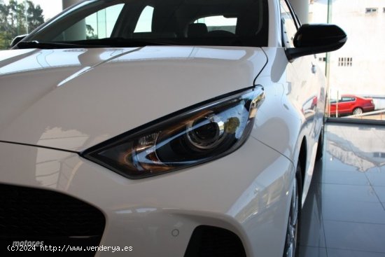 Mazda Mazda2 Hybrid MAZDA 2 HIBRID AUT EXCLUSIVE LINE 5P de 2024 con 116 Km por 22.700 EUR. en Ponte