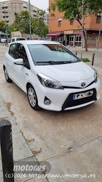 Toyota Yaris Advance de 2014 con 135.000 Km por 11.000 EUR. en Barcelona