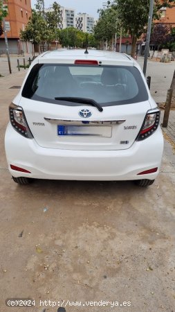 Toyota Yaris Advance de 2014 con 135.000 Km por 11.000 EUR. en Barcelona