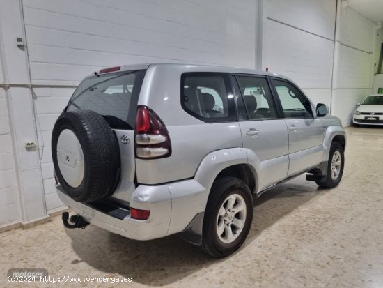 Toyota Land Cruiser Vx d4d de 2004 con 400.000 Km por 11.800 EUR. en Sevilla