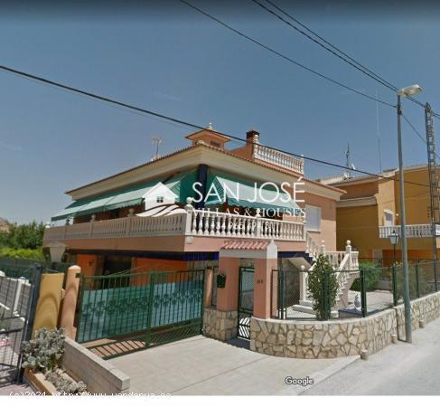  SE VENDE CHALET EN ORIHUELA ZONA CAMINO VIEJO DE CALLOSA - ALICANTE 