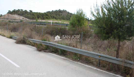 VENTA DE TERRENO EN SAX - ALICANTE