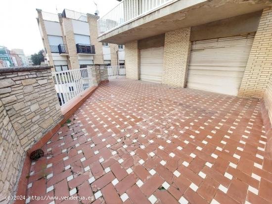 Gran piso 140 m2 con espectacular terraza 50 m2 en planta primera - BARCELONA