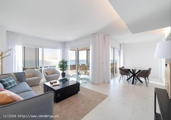 Apartamento de lujo en primera linea de Punta prima con vistas al mar. - ALICANTE