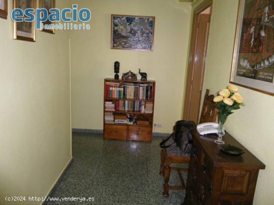 SE VENDE PISO EN LA ZONA ALTA DE PONFERRADA, - LEON