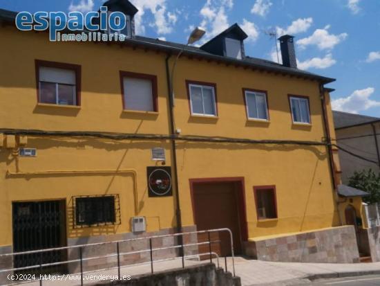 VENTA DE CASA CON NEGOCIO EN VEGA - LEON