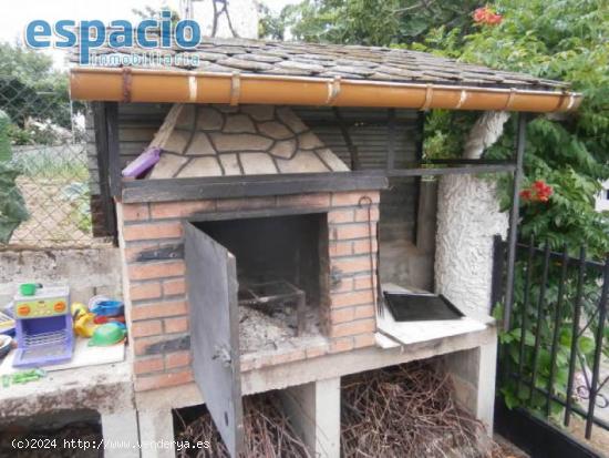 SE VENDE CASA  CON FINCA EN SAN LORENZO - LEON