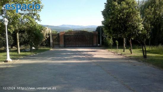 VENTA CHALET EN CARRACEDELO - LEON