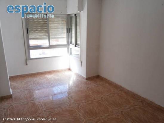 VENTA PISO ZONA FLORES - LEON