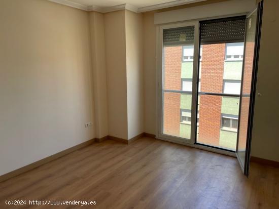 SE VENDE PISO A ESTRENAR EN EL CENTRO DE PONFERRADA - LEON