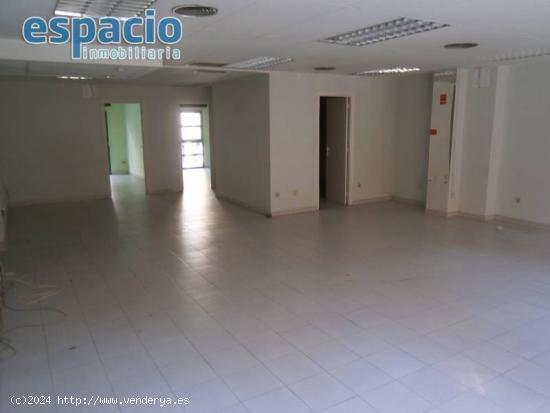 SE VENDE O ALQUILA OFICINA EN EL CENTRO DE PONFERRADA - LEON