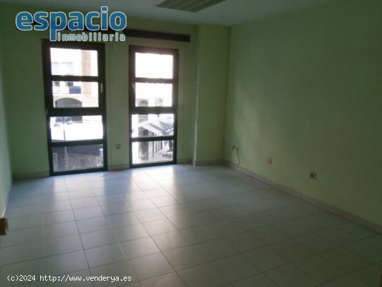 SE VENDE O ALQUILA OFICINA EN EL CENTRO DE PONFERRADA - LEON