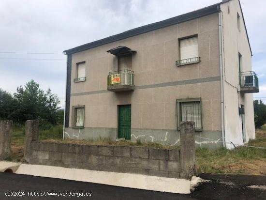 VENTA CASA CON TERRENO EN VILLADEPALOS - LEON