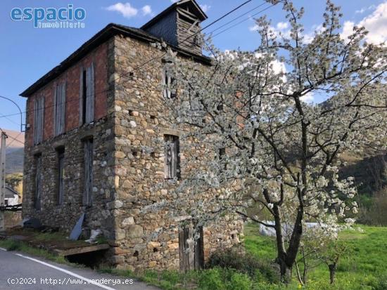 VENTA CASA DE PIEDRA EN POMBRIEGO - LEON