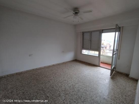 VENTA  PISO ZONA CUATROVIENTOS EN PONFERRADA - LEON