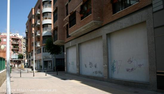 LOCAL COMERCIAL EN EL PARQUE DEL MONTJO - ALICANTE