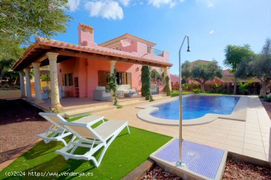 VENTA - VILLA - CUEVAS DEL ALMANZORA -  4 DORMITORIOS + 3 BAÑOS - 211M2 - 775 M2 PARCELA - ALMERIA