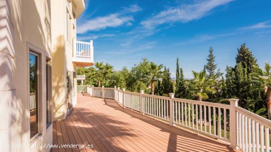 Impresionante villa con vistas panoramicas en El Paraiso Alto, Benahavis - MALAGA