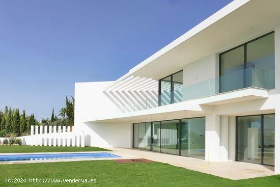 Impresionante villa de estilo contemporaneo con vistas panoramicas en La Alqueria, Benahavis - MALAG