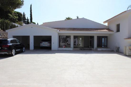 Encantadora villa con vistas al mar, situada en Mirador de Paraiso, Benahavis - MALAGA