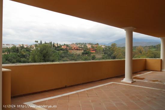 Estupendo Atico vistas sur - oeste muy soleado a estrenar en la Milla de Oro. - MALAGA