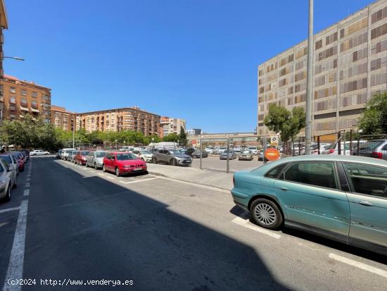 Local Comercial frente Hospital General - ALICANTE