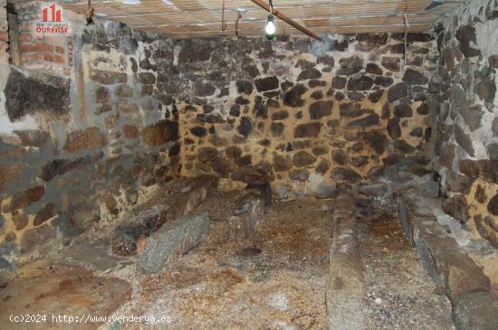 CASA UNIFAMILIAR EN LA ZONA DE SAN CIBRAO DAS VIÑAS - ORENSE