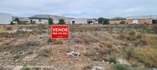 Parcela de suelo industrial (Posibilidad de segregación) - ALICANTE