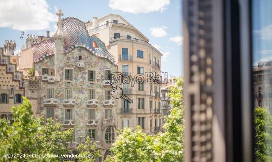 divino piso en el maravilloso Paseo de Gracia, frente a la casa Batlló - BARCELONA