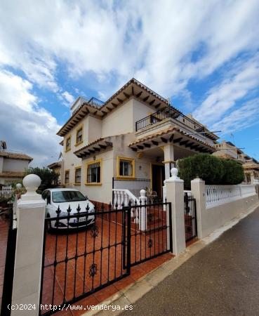  Chalet Adosado 3 dormitorios  , 2 baños , Orihuela Costa - ALICANTE 