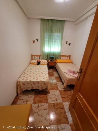 Chalet Adosado 3 dormitorios  , 2 baños , Orihuela Costa - ALICANTE