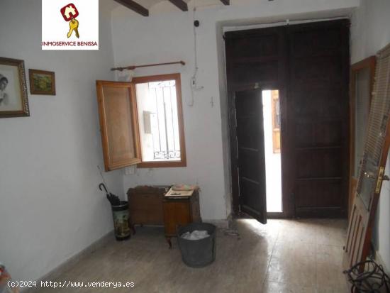  SE VENDE CÉNTRICA CASA DE PUEBLO EN BENISSA - ALICANTE 