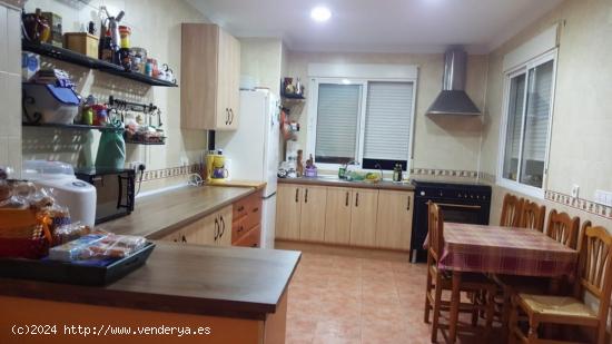 SE VENDE VIVIENDA Y RESTAURANTE - MURCIA