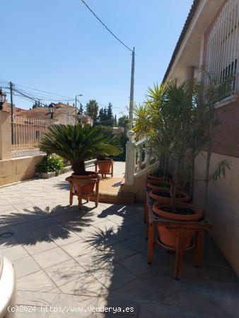 CHALET DE DOS PLANTAS Y SOTANO ZONA CABEZO DE TORRES - MURCIA