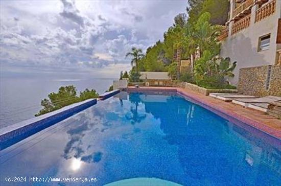 MAGNIFICA VILLA EN JAVEA CON CALA PRIVADA - ALICANTE