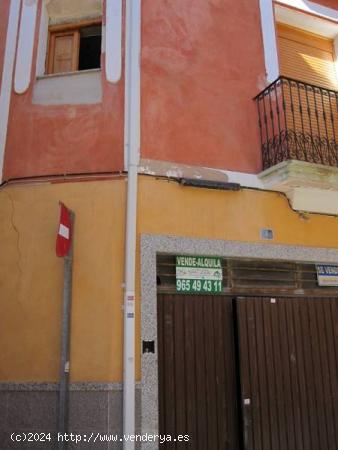 CASA EN EL CENTRO DE NOVELDA - ALICANTE