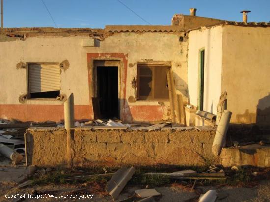 CASA CON TERRENO - ALICANTE