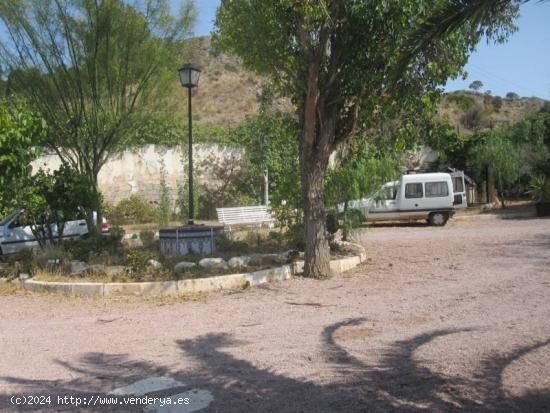 CHALET EN LAS SALINETAS CERCA DEL CLOT DE LA SAL - ALICANTE