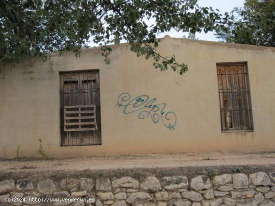 CASA CON TERRENO - ALICANTE