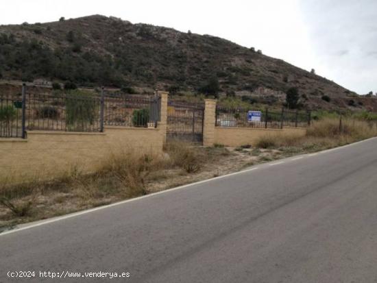 PARCELA DE TERRENO VALLADA - ALICANTE