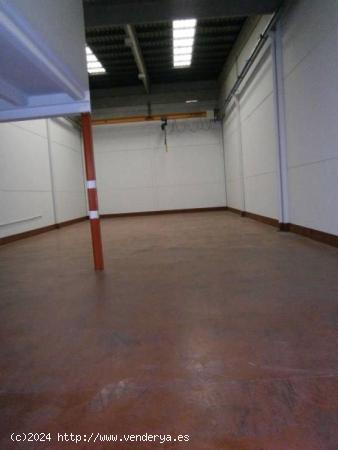 NAVE INDUSTRIAL CON LUZ - ALICANTE