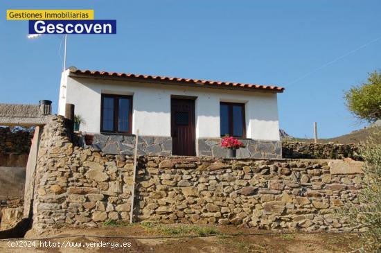 VENTA CASA CON TERRENO - CACERES