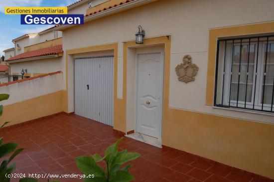  EXCEPCIONAL VIVIENDA ADOSADA CON PATIO, TERRAZA Y GARAJE - CACERES 