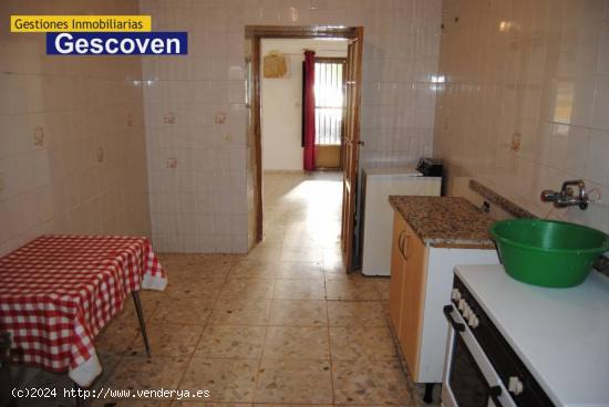 VIVIENDA PLANTA BAJA CON PATIO Y GARAJE - CACERES