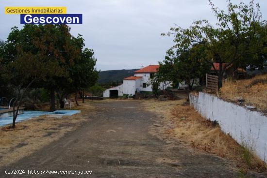 FINCA RÚSTICA CON CASA Y PISCINA - CACERES