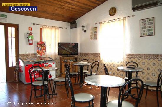 VENTA CHALET HOSTAL RESTAURANTE CON PARKING - CACERES