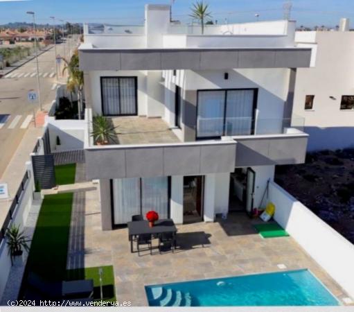 Villas con piscina privada a pocos minutos de la playa - ALICANTE