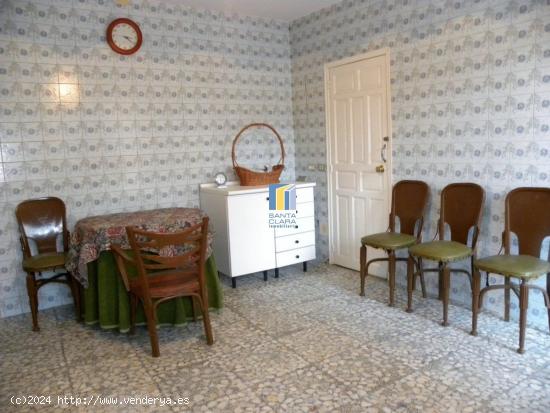 VIVIENDA UNIFAMILIAR CON 3 DORMITORIOS Y PATIO EN PAJARES DE LA LAMPREANA, ZAMORA. - ZAMORA