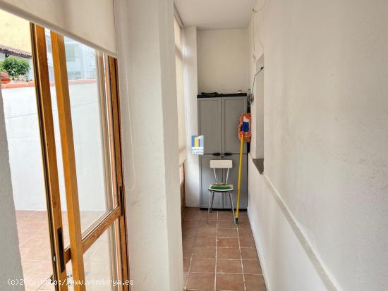 DOS PISOS EN VENTA CON 4 DORMITORIOS Y PATIO EN ZONA PINILLA, JUNTO AL PUENTE DE HIERRO, ZAMORA. - Z