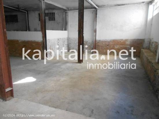 Local comercial en Ontinyent zona Universitaria - VALENCIA